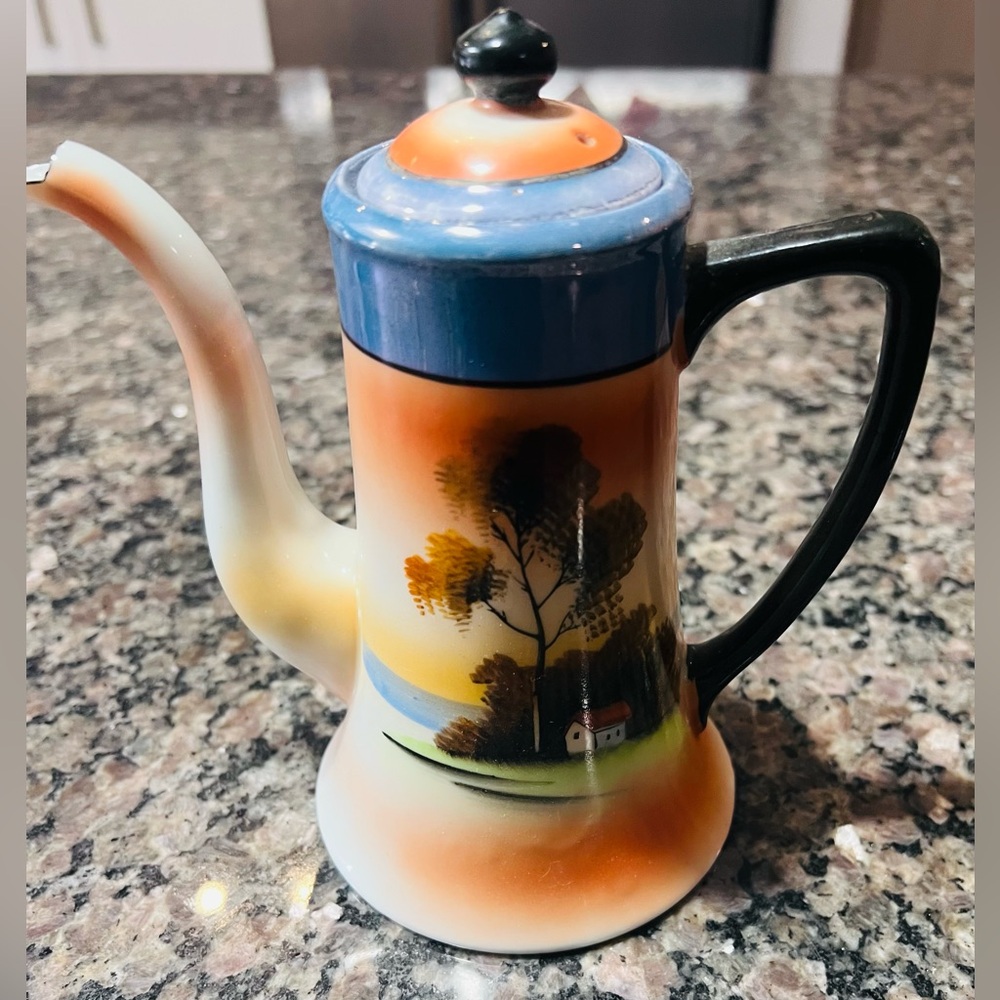 Vintage hand painted Chikaramachi tea pot in excellent condition